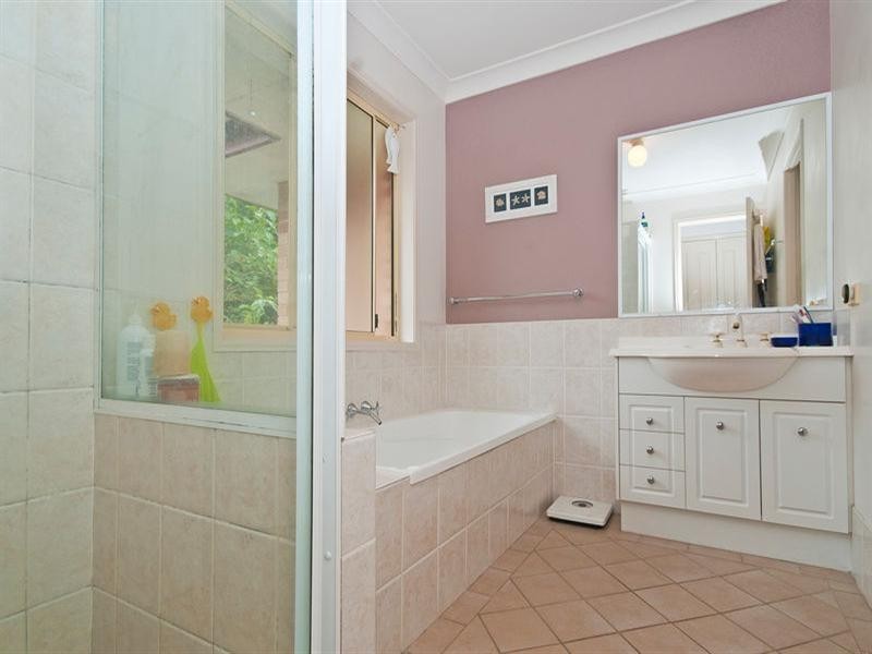 2/9 Kingia Court, Burleigh Heads QLD 4220