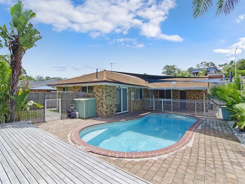 188 K P McGrath Drive, Elanora QLD 4221