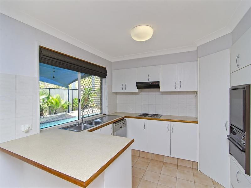 188 K P McGrath Drive, Elanora QLD 4221