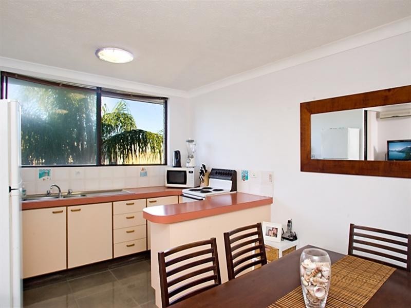18/6 Brooke Avenue, Palm Beach QLD 4221