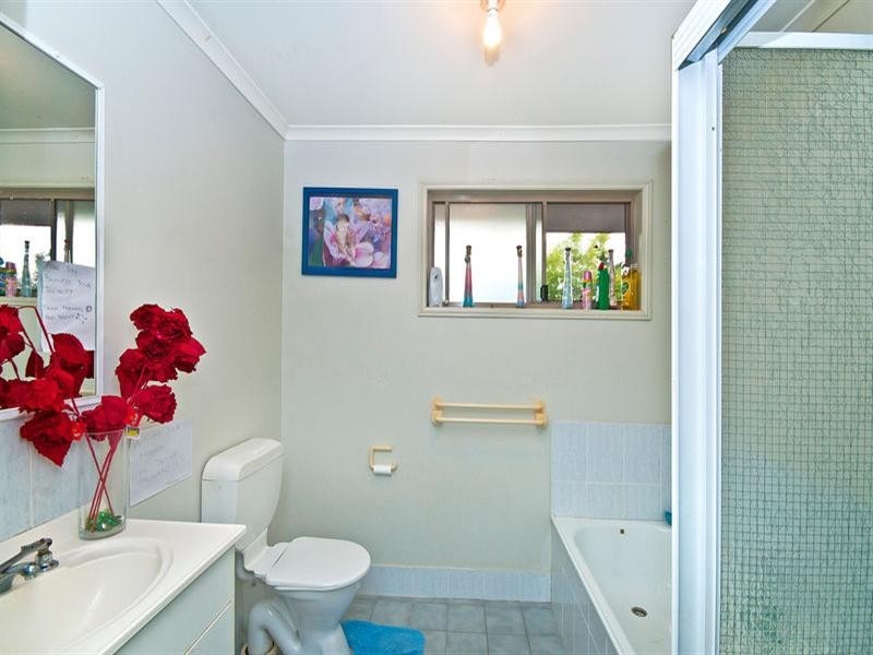 24 Daphne Court, Elanora QLD 4221