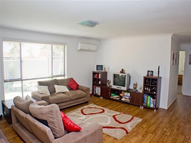 84 Ironbark Street, Elanora QLD 4221