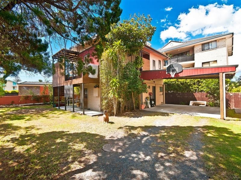 4 Second Avenue, Palm Beach QLD 4221