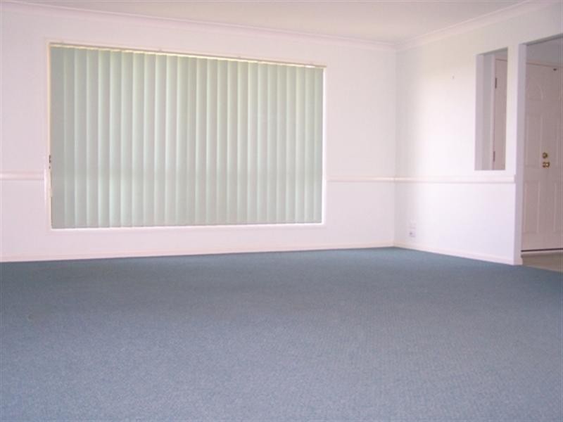 27 Hibertia Avenue, Elanora QLD 4221