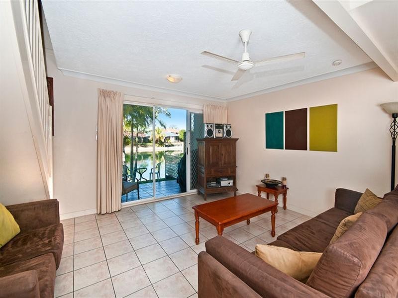 127/2 Coolgardie Street, Elanora QLD 4221