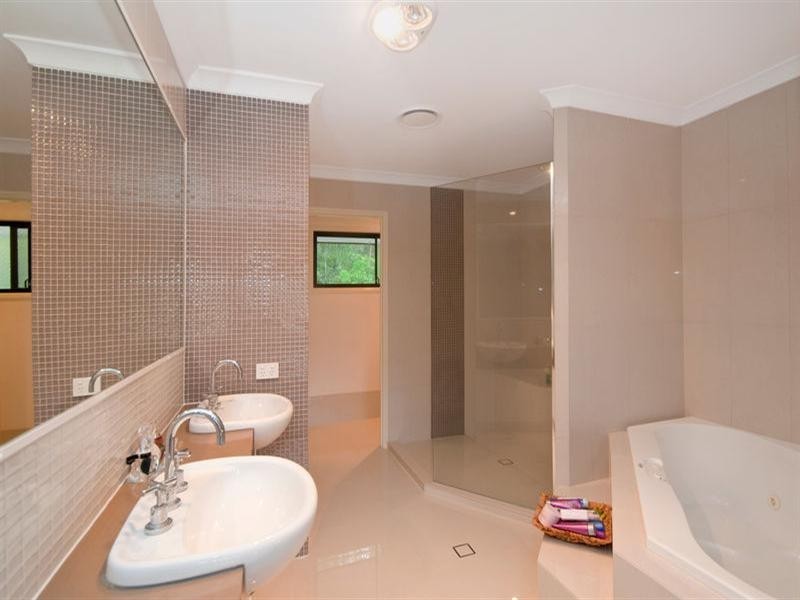 36 Forest Drive, Elanora QLD 4221