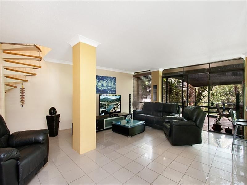 36 Woodgee Street, Currumbin QLD 4223