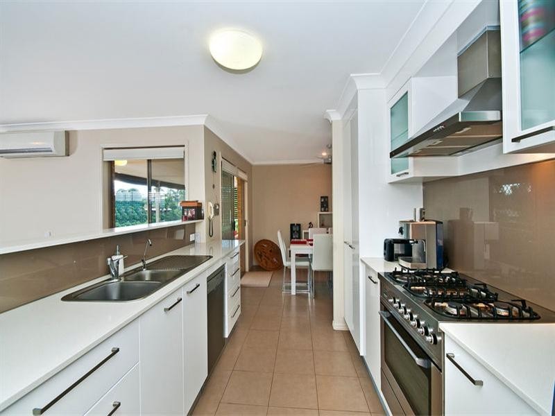 10 Bunbury Court, Elanora QLD 4221