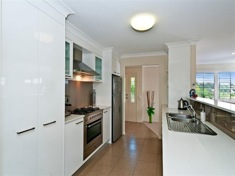 10 Bunbury Court, Elanora QLD 4221