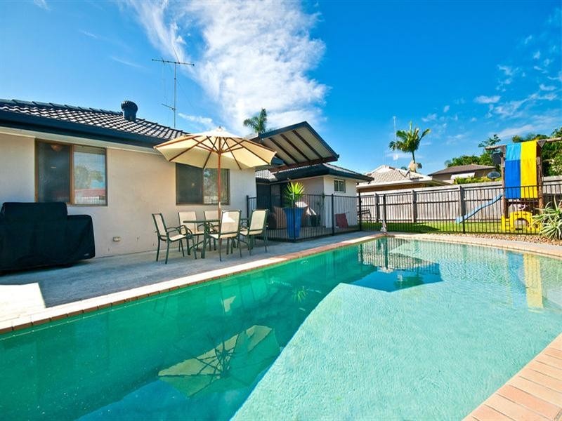 150 Markeri Street, Mermaid Waters QLD 4218