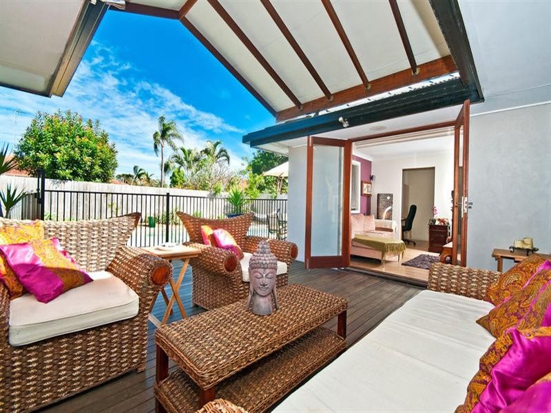 150 Markeri Street, Mermaid Waters QLD 4218