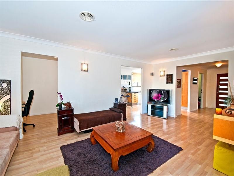 150 Markeri Street, Mermaid Waters QLD 4218