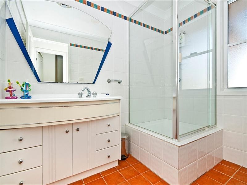 150 Markeri Street, Mermaid Waters QLD 4218