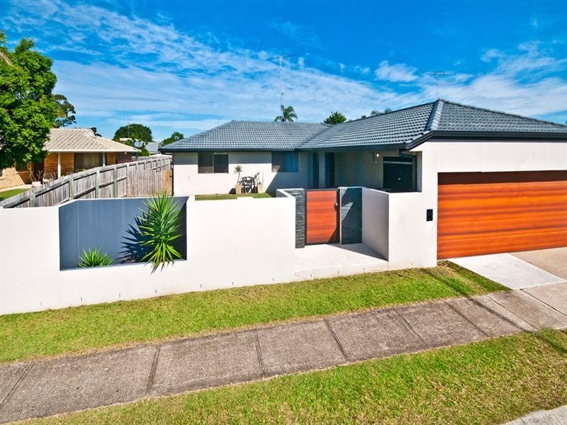 150 Markeri Street, Mermaid Waters QLD 4218