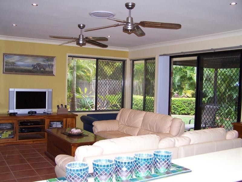 9 Pultenea Court, Elanora QLD 4221