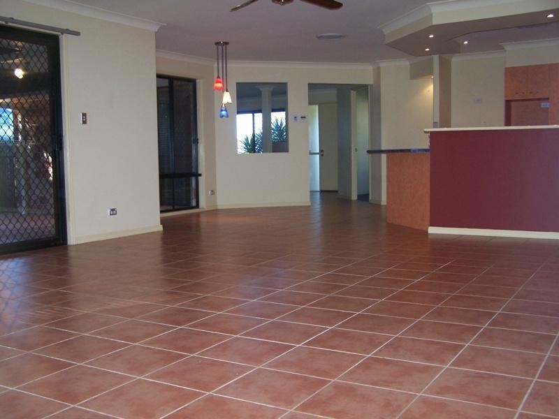 9 Pultenea Court, Elanora QLD 4221