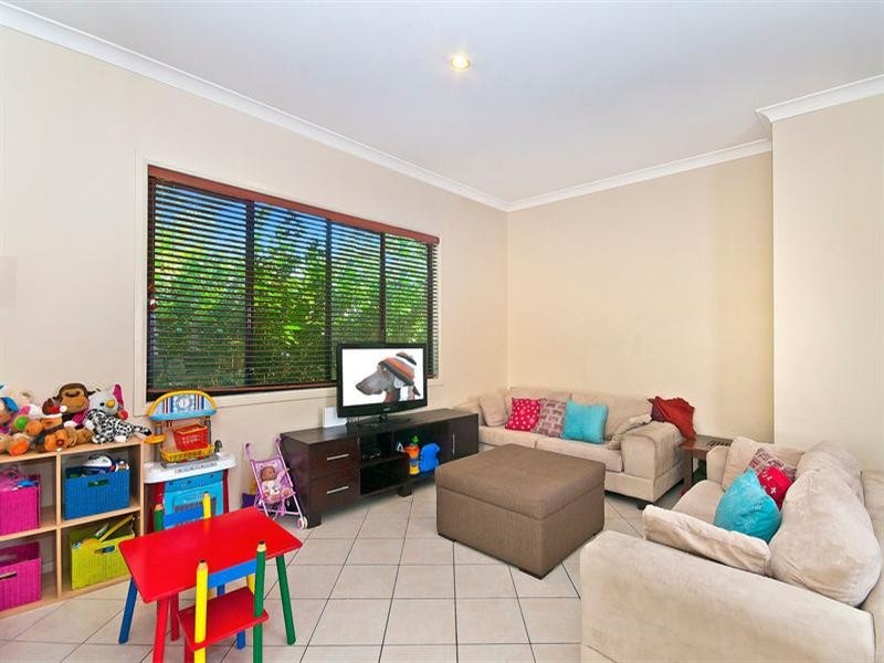 45 Gerona Circuit, Varsity Lakes QLD 4227