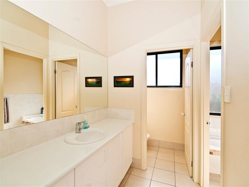 45 Gerona Circuit, Varsity Lakes QLD 4227