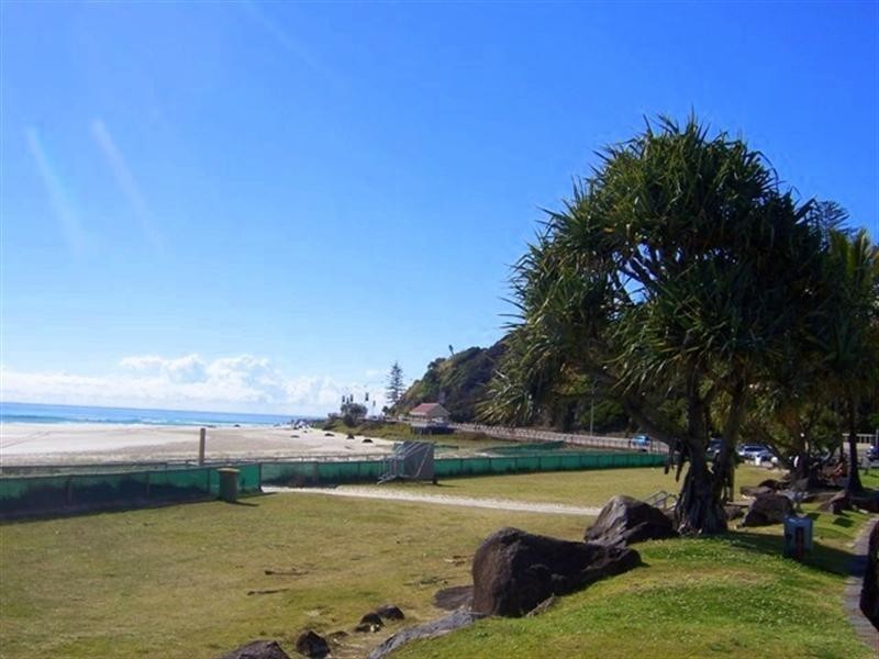 1/7 Miles Street, Coolangatta QLD 4225