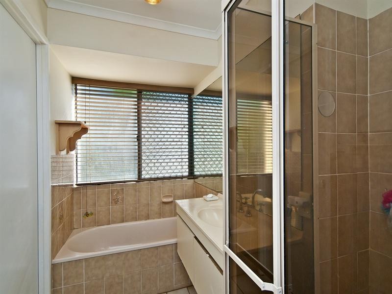 99 Ware Drive, Currumbin Waters QLD 4223