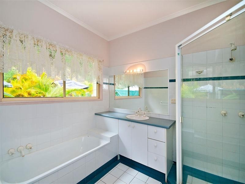 25 Jamberoo Court, Tallebudgera QLD 4228
