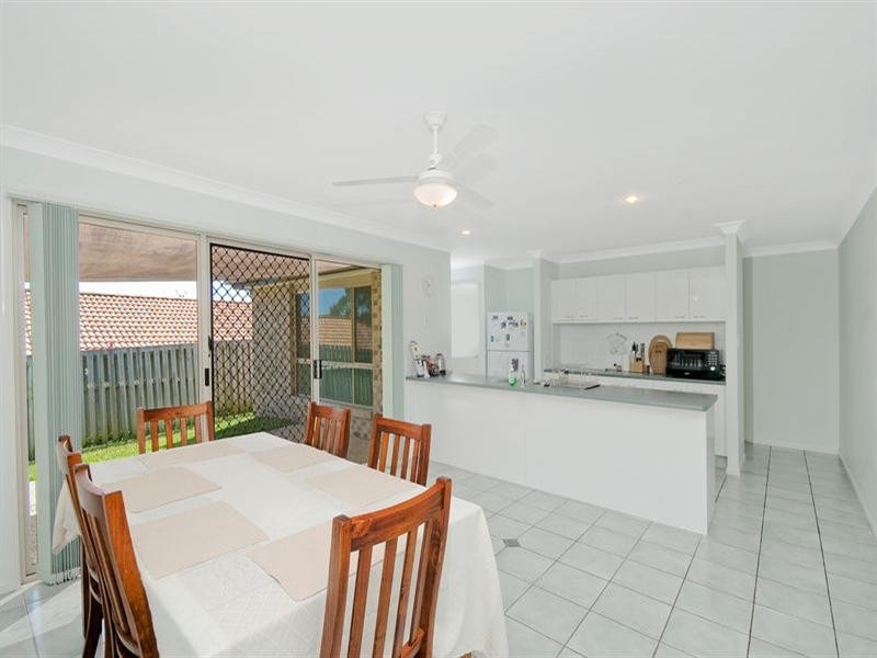 27 Hibertia Avenue, Elanora QLD 4221