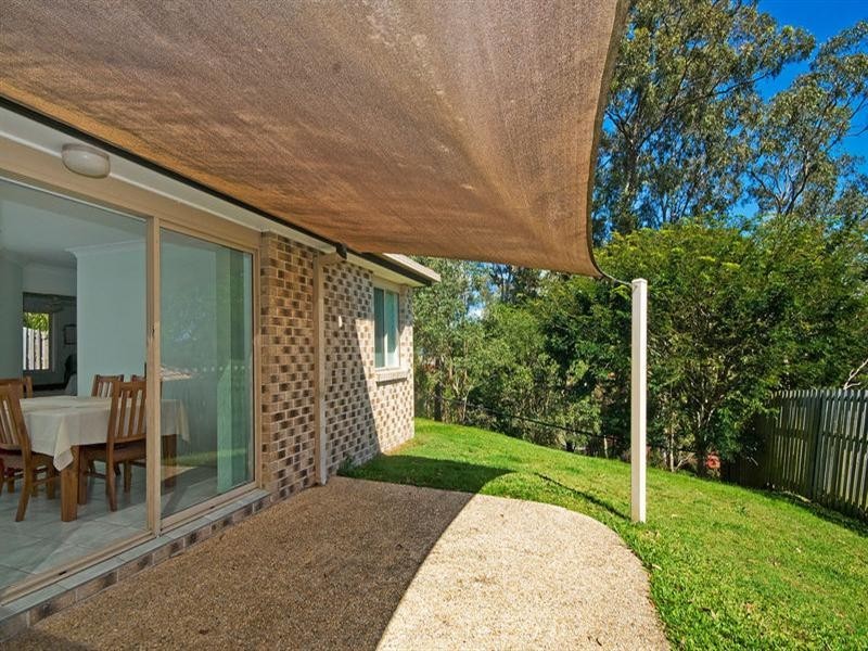 27 Hibertia Avenue, Elanora QLD 4221