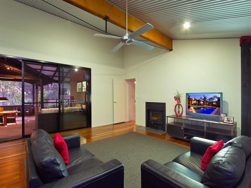 9 Ridgeview Crescent, Bonogin QLD 4213