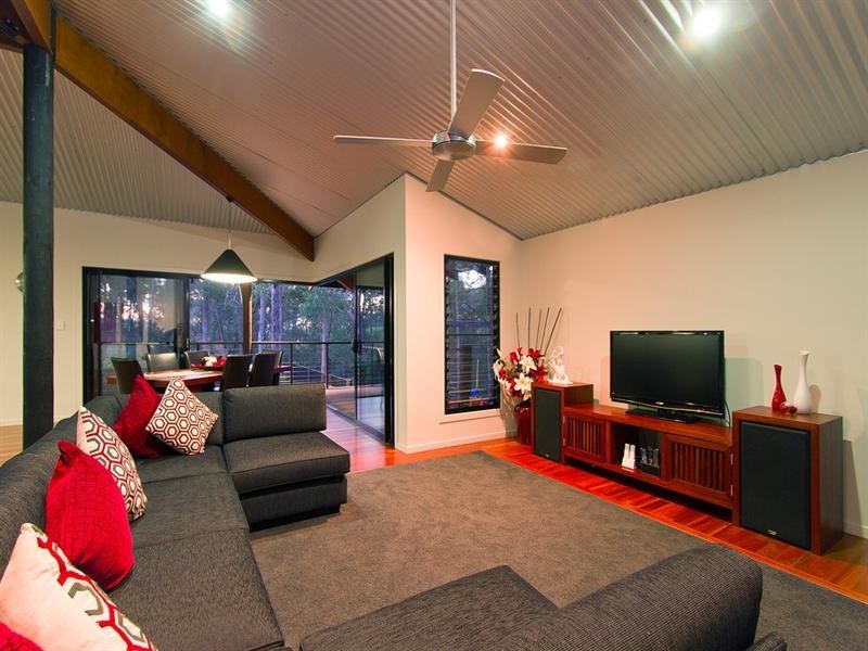 9 Ridgeview Crescent, Bonogin QLD 4213