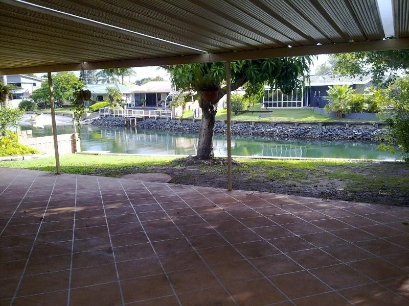 86 Tallebudgera Drive, Palm Beach QLD 4221