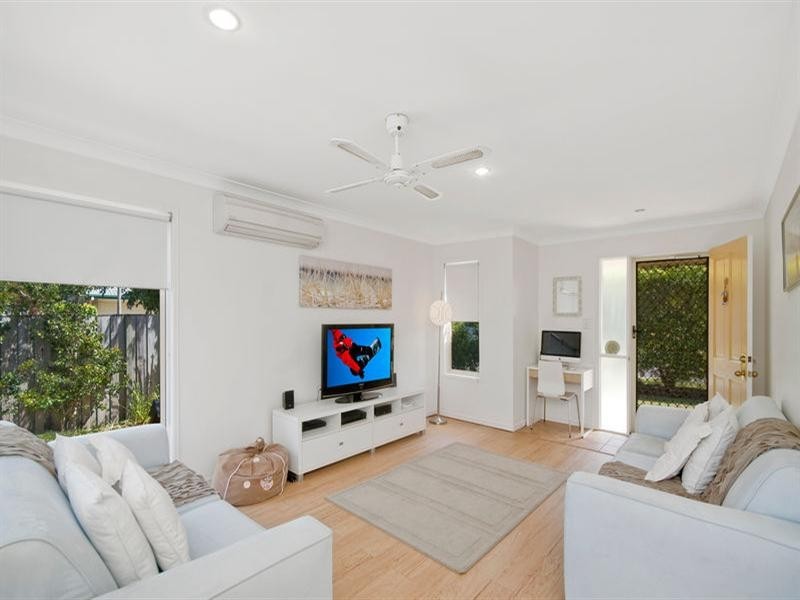 2/13 Rosewater Crescent, Tugun QLD 4224