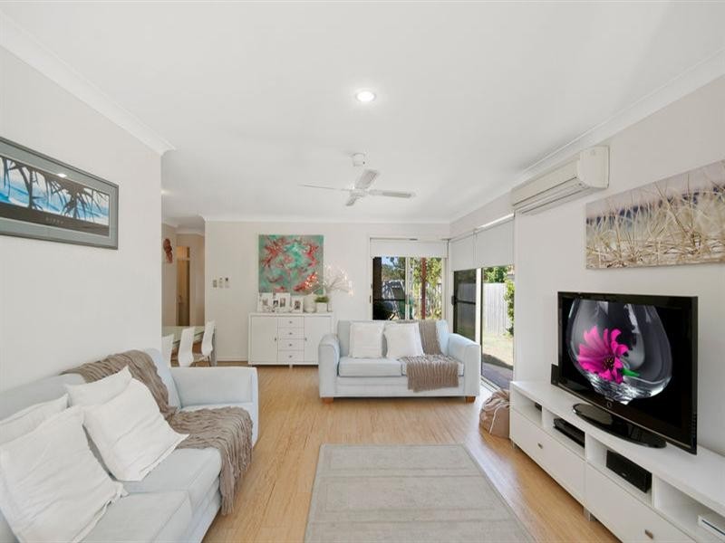 2/13 Rosewater Crescent, Tugun QLD 4224