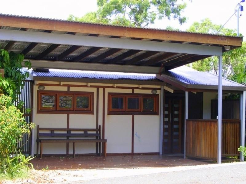 114 Ocean Parade, Burleigh Heads QLD 4220