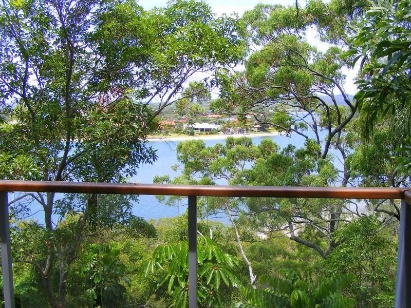 114 Ocean Parade, Burleigh Heads QLD 4220