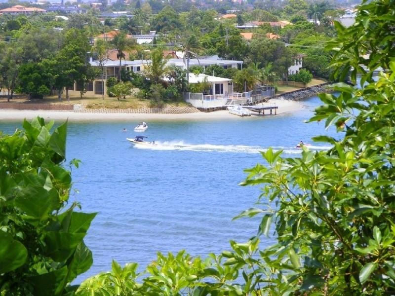 114 Ocean Parade, Burleigh Heads QLD 4220