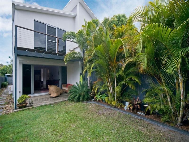 2/24 Sarawak Avenue, Palm Beach QLD 4221