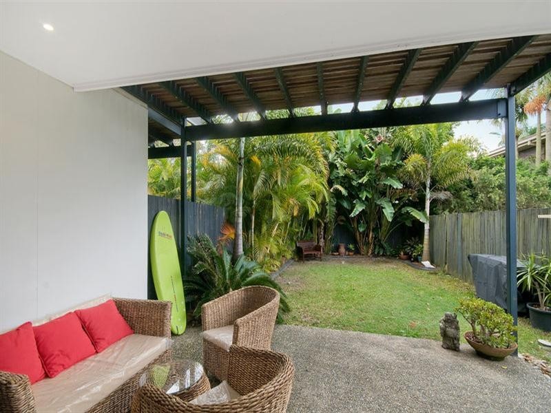 2/24 Sarawak Avenue, Palm Beach QLD 4221