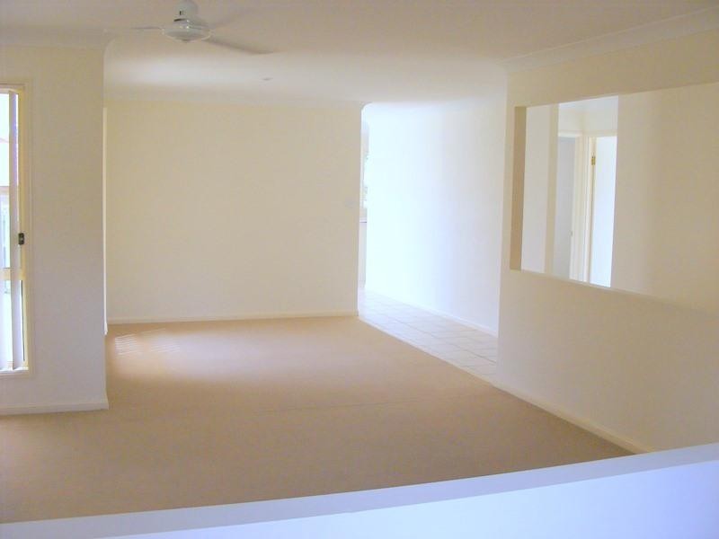 59 Silverglade, Elanora QLD 4221