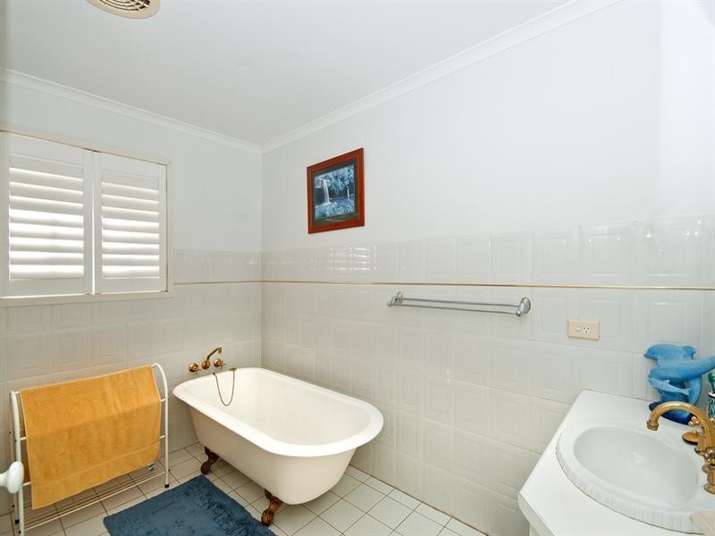 66 Valley Drive, Tallebudgera QLD 4228
