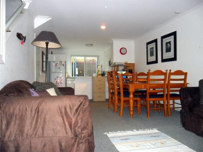 3/4 Cupania Place, Elanora QLD 4221