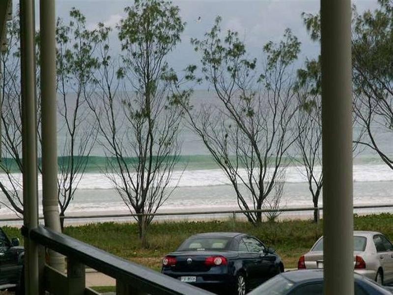 2/806 Pacific Parade, Currumbin QLD 4223