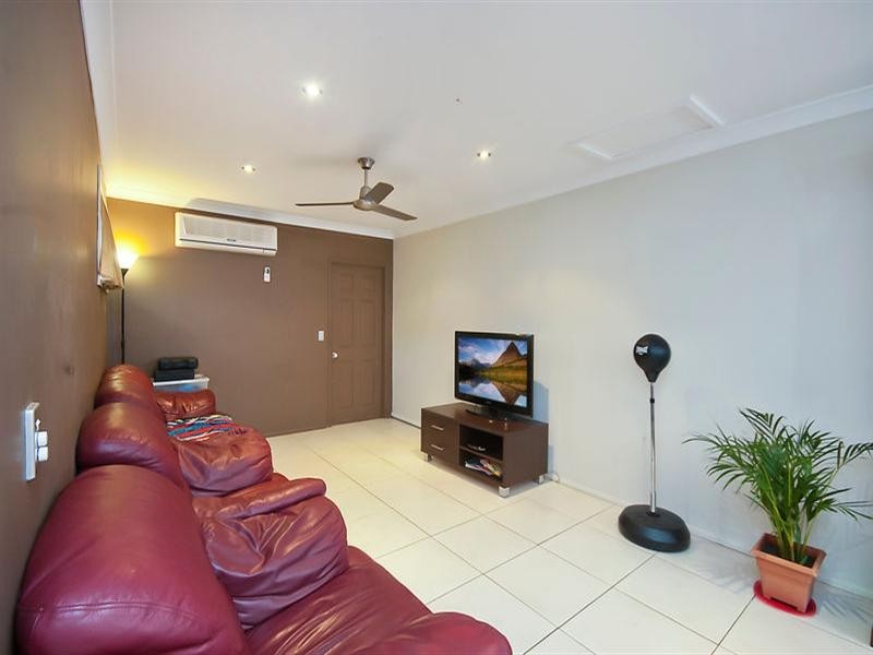 2/4 Koombala Street, Tugun QLD 4224