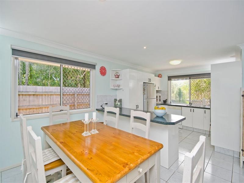 8 Casuarina Drive, Elanora QLD 4221