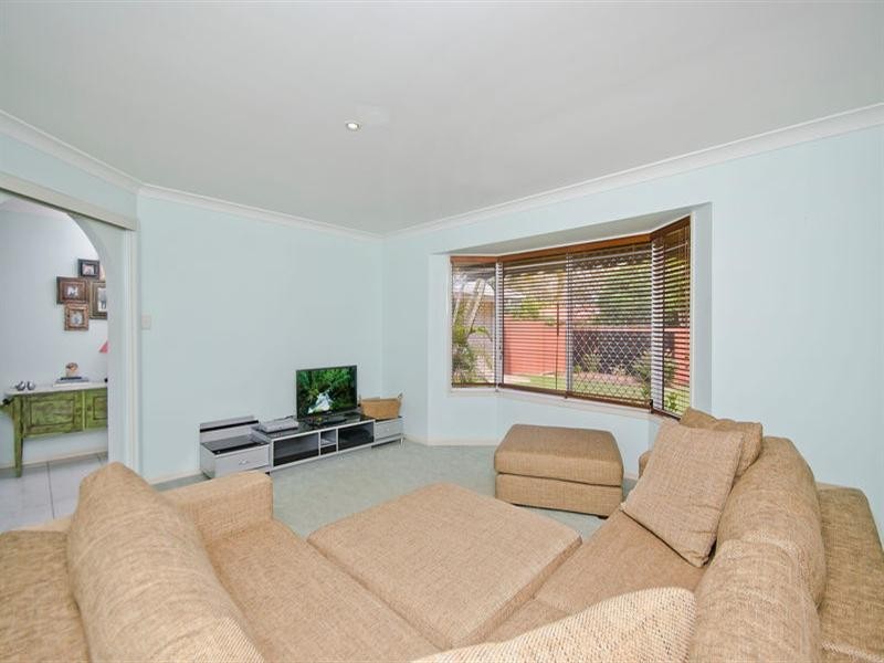 8 Casuarina Drive, Elanora QLD 4221