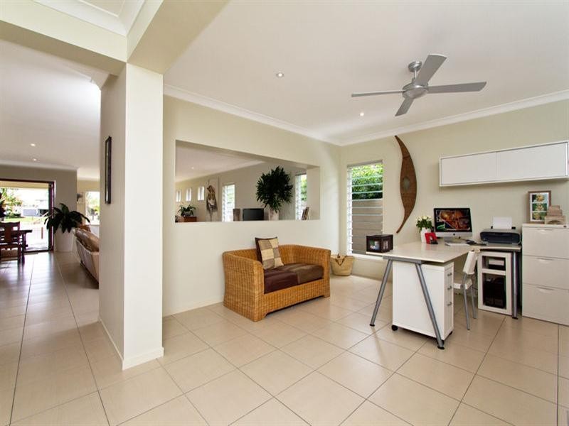 16 Mallawa Drive, Palm Beach QLD 4221