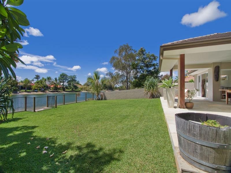 16 Mallawa Drive, Palm Beach QLD 4221