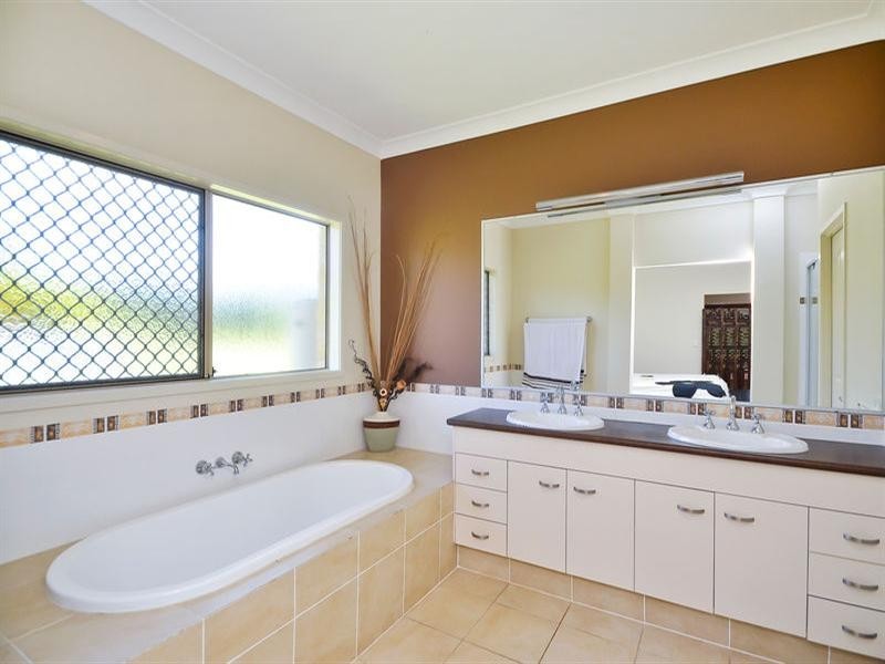 23 Samuel Drive, Tallebudgera QLD 4228