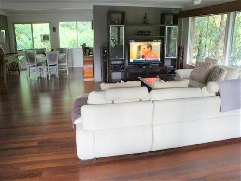 9 Chambers Lane, Currumbin QLD 4223