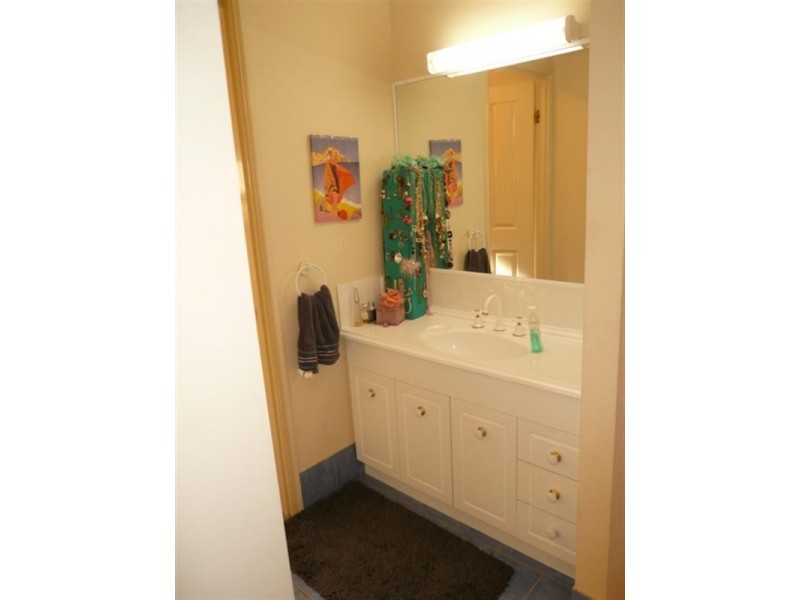 64 Doubleview Drive, Elanora QLD 4221