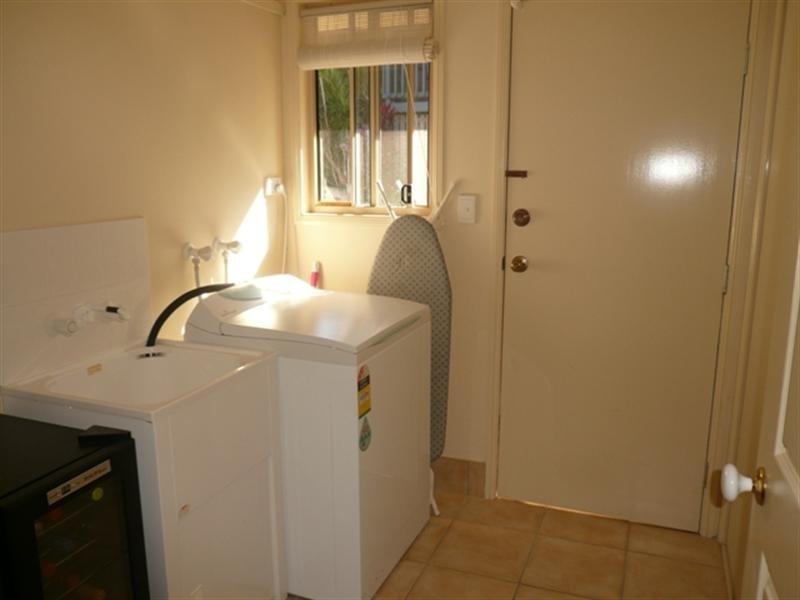 64 Doubleview Drive, Elanora QLD 4221